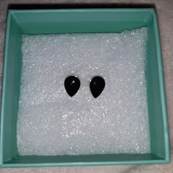 Earrings - Picture 2 of 4